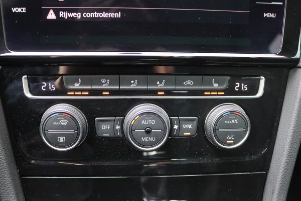 Volkswagen Golf 1.5 TSI 150PK Highline Business R Navigatie/Camera/Stoelverwarming/Adaptive-cruisecontrol