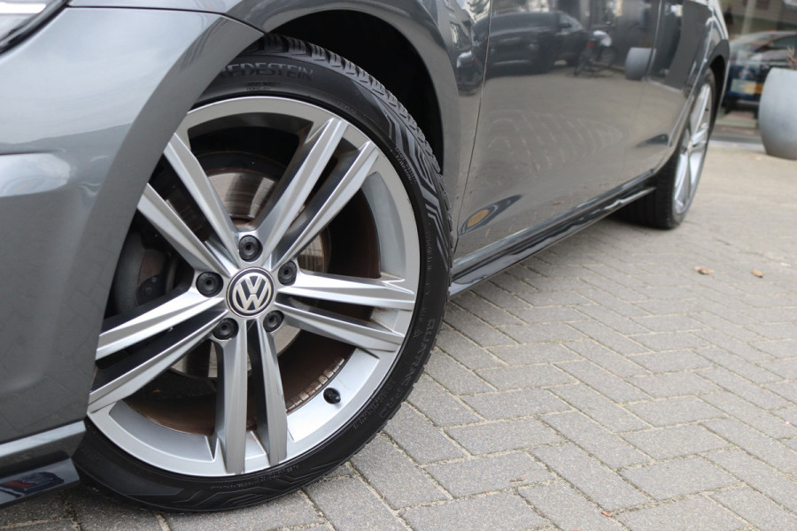 Volkswagen Golf 1.5 TSI 150PK Highline Business R Navigatie/Camera/Stoelverwarming/Adaptive-cruisecontrol