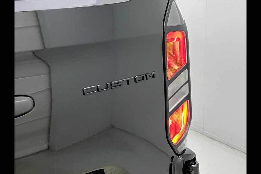 Ford Transit Custom 300 2.0 TDCI L2H1 Automaat Trend Nieuw Model Navigatie Climate Control Parkeersensoren Camera Lichtmetalen Velgen Bumpers in kleur Digitale Cockpit