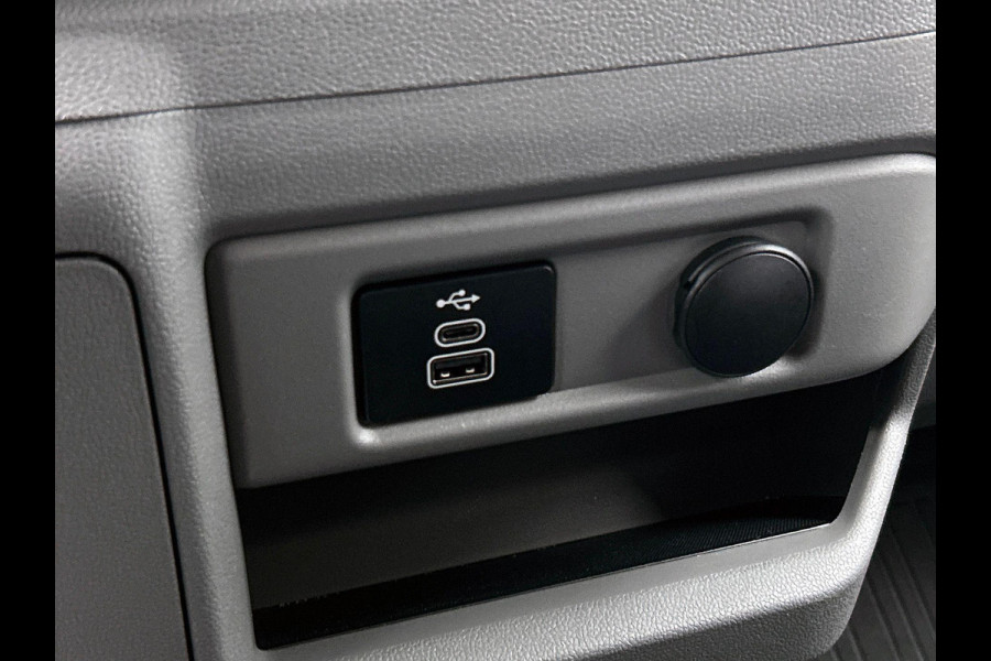 Ford Transit Custom 300 2.0 TDCI L2H1 Automaat Trend Nieuw Model Navigatie Climate Control Parkeersensoren Camera Lichtmetalen Velgen Bumpers in kleur Digitale Cockpit