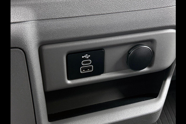 Ford Transit Custom 300 2.0 TDCI L2H1 Automaat Trend Nieuw Model Navigatie Climate Control Parkeersensoren Camera Lichtmetalen Velgen Bumpers in kleur Digitale Cockpit