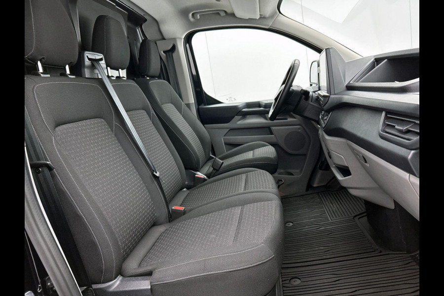 Ford Transit Custom 300 2.0 TDCI L2H1 Automaat Trend Nieuw Model Navigatie Climate Control Parkeersensoren Camera Lichtmetalen Velgen Bumpers in kleur Digitale Cockpit