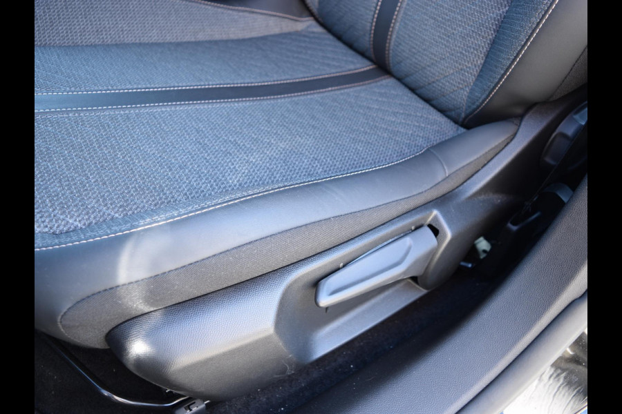 Peugeot 208 1.2 Hybrid 110 e-DCS6 Allure CAMERA MET SENSOREN | NAVI & CARPLAY | E.C.C. |