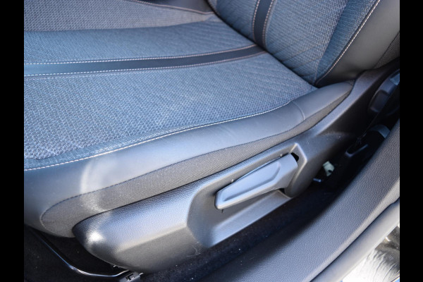 Peugeot 208 1.2 Hybrid 110 e-DCS6 Allure CAMERA MET SENSOREN | NAVI & CARPLAY | E.C.C. |