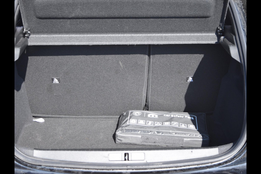 Peugeot 208 1.2 Hybrid 110 e-DCS6 Allure CAMERA MET SENSOREN | NAVI & CARPLAY | E.C.C. |