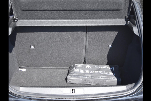 Peugeot 208 1.2 Hybrid 110 e-DCS6 Allure CAMERA MET SENSOREN | NAVI & CARPLAY | E.C.C. |