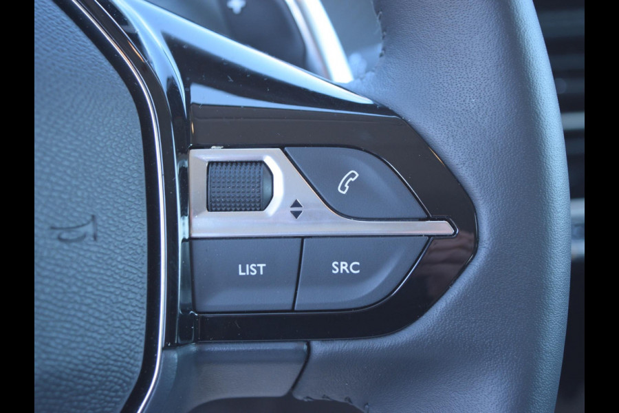 Peugeot 208 1.2 Hybrid 110 e-DCS6 Allure CAMERA MET SENSOREN | NAVI & CARPLAY | E.C.C. |