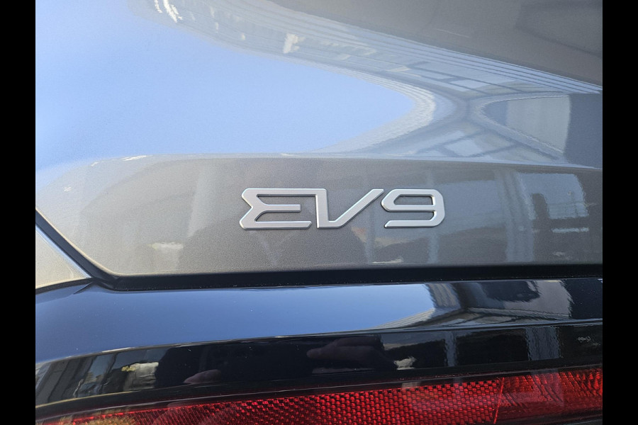 Kia EV9 Plus Advanced AWD 99.8 kWh | Pano | Meridian | Stoelverwarming & Verkoeling | Stoelmassage | Leder | 7-zits | V2L |