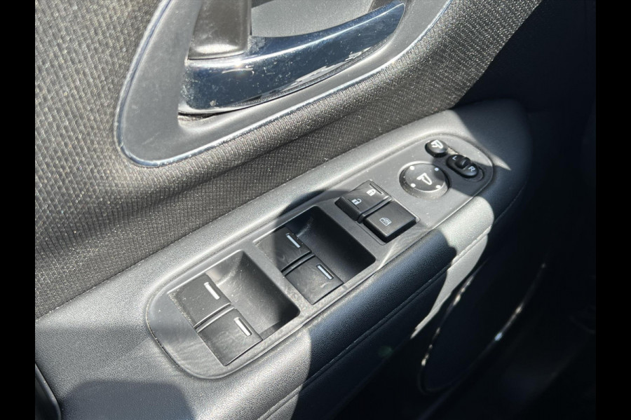 Honda HR-V 1.5 i-VTEC Executive CVT Automaat | Panoramadak, Parkeersensoren, 17 inch, Stoelverwarming, Cruise control, Climate control