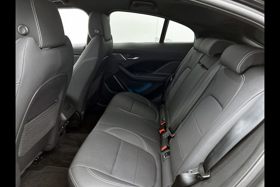 Jaguar I-PACE EV320 HSE 90 kWh(NL-auto, Goed OnderH, Trekhaak, Panorama, Carplay, StoelV, Climate Con, Etc)