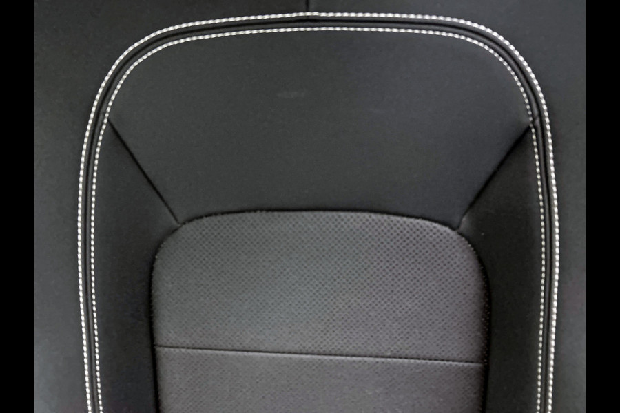 Jaguar I-PACE EV320 HSE 90 kWh(NL-auto, Goed OnderH, Trekhaak, Panorama, Carplay, StoelV, Climate Con, Etc)