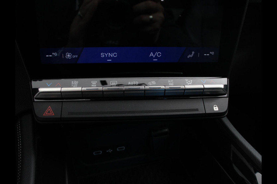 Renault Rafale 1.2 E-Tech full hybrid 200 techno AUTOMAAT Cruise control Climate control Parkeersensoren Camera LED Navigatie Lichtmetalen velgen Apple Carplay/ Android Auto
