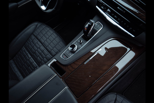 Cadillac Escalade 6.2 V8 | Sport | Luchtvering / Panoramadak / 7 Seats