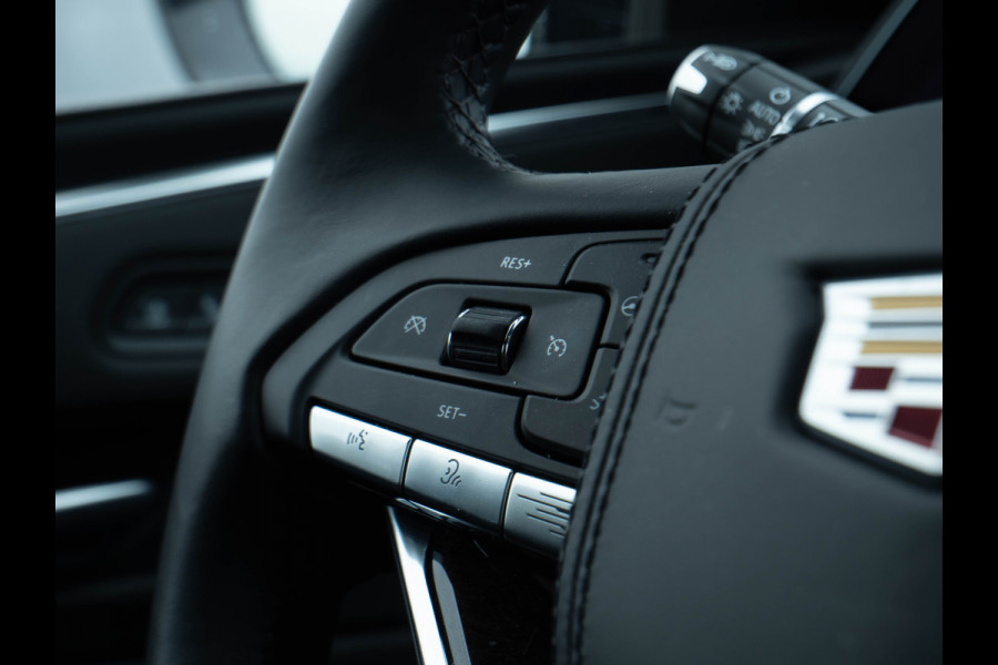 Cadillac Escalade 6.2 V8 | Sport | Luchtvering / Panoramadak / 7 Seats