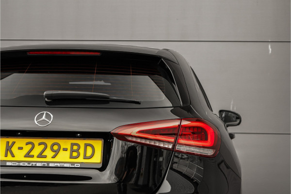 Mercedes-Benz A-Klasse 180 Business Solution AMG Camera CarPlay Black Pack 18"