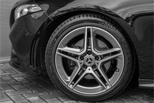 Mercedes-Benz A-Klasse 180 Business Solution AMG Camera CarPlay Black Pack 18"