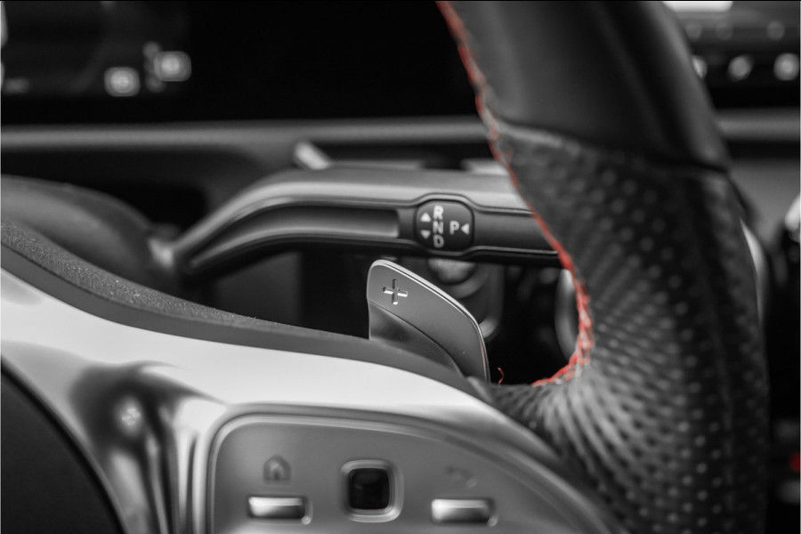 Mercedes-Benz A-Klasse 180 Business Solution AMG Camera CarPlay Black Pack 18"