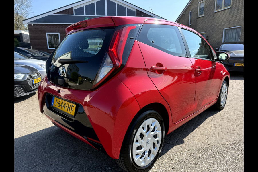 Toyota Aygo 1.0 VVT-i x-play Camera, App Connect
