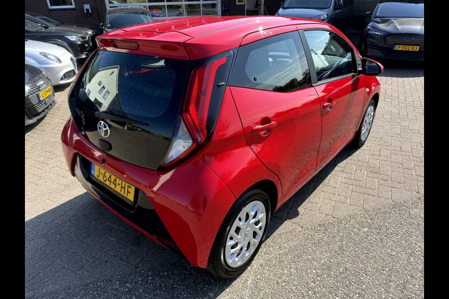 Toyota Aygo 1.0 VVT-i x-play Camera, App Connect