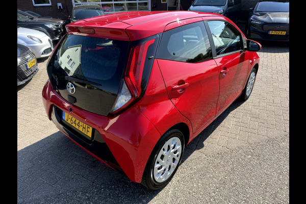 Toyota Aygo 1.0 VVT-i x-play Camera, App Connect