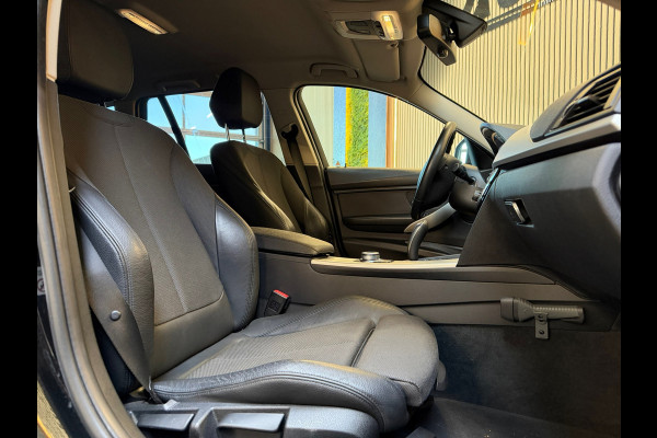BMW 3 Serie Touring 320i Executive |AUTOMAAT|CAMERA||NAP|DEALER ONDERHOUDEN|184PK|ELEKT KOFFERKLEP|