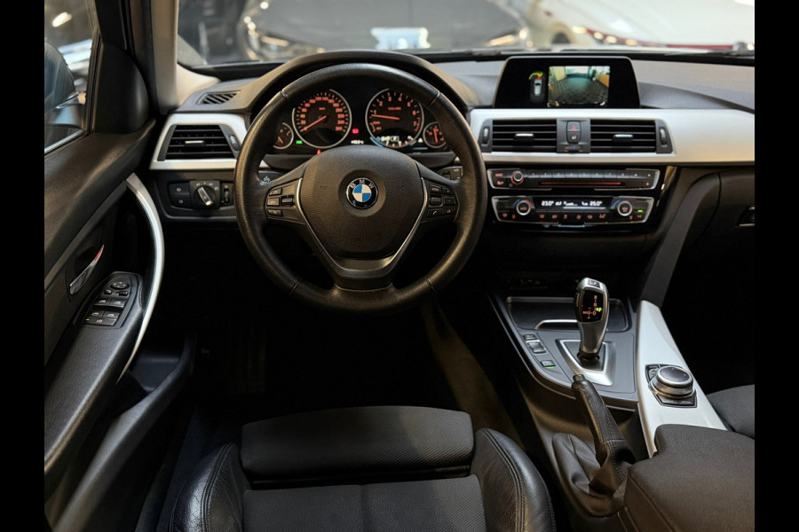 BMW 3 Serie Touring 320i Executive |AUTOMAAT|CAMERA||NAP|DEALER ONDERHOUDEN|184PK|ELEKT KOFFERKLEP|