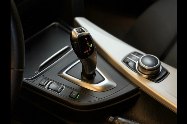 BMW 3 Serie Touring 320i Executive |AUTOMAAT|CAMERA||NAP|DEALER ONDERHOUDEN|184PK|ELEKT KOFFERKLEP|