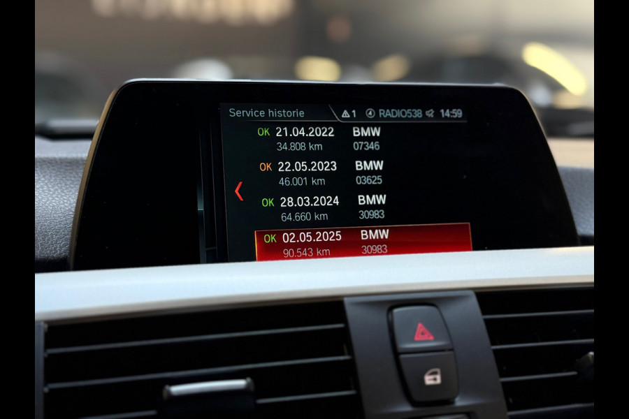 BMW 3 Serie Touring 320i Executive |AUTOMAAT|CAMERA||NAP|DEALER ONDERHOUDEN|184PK|ELEKT KOFFERKLEP|