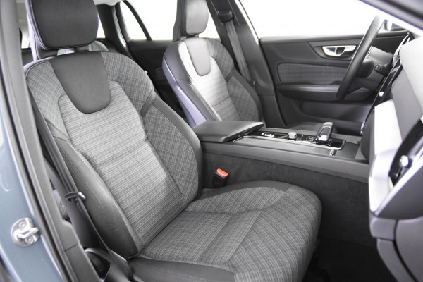 Volvo V60 2.0 B3 Momentum *1ste Eigenaar*Navigatie*Panoramadak*Trekhaak*Stoelverwarming*