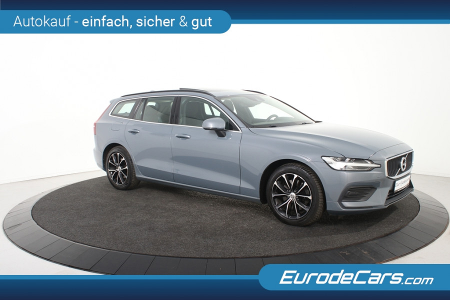 Volvo V60 2.0 B3 Momentum *1ste Eigenaar*Navigatie*Panoramadak*Trekhaak*Stoelverwarming*