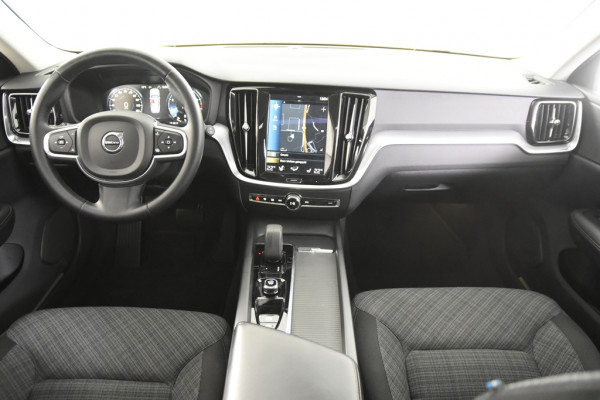 Volvo V60 2.0 B3 Momentum *1ste Eigenaar*Navigatie*Panoramadak*Trekhaak*Stoelverwarming*