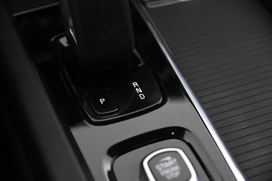 Volvo V60 2.0 B3 Momentum *1ste Eigenaar*Navigatie*Panoramadak*Trekhaak*Stoelverwarming*