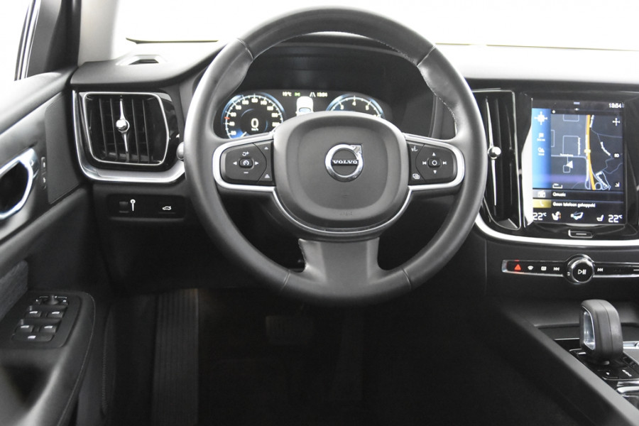 Volvo V60 2.0 B3 Momentum *1ste Eigenaar*Navigatie*Panoramadak*Trekhaak*Stoelverwarming*