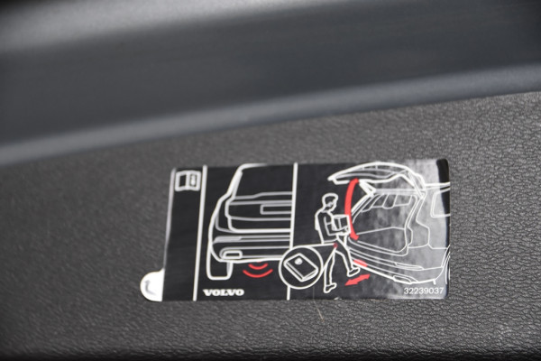 Volvo V60 2.0 B3 Momentum *1ste Eigenaar*Navigatie*Panoramadak*Trekhaak*Stoelverwarming*