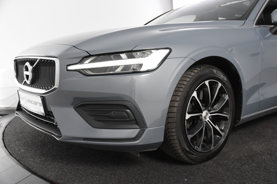 Volvo V60 2.0 B3 Momentum *1ste Eigenaar*Navigatie*Panoramadak*Trekhaak*Stoelverwarming*