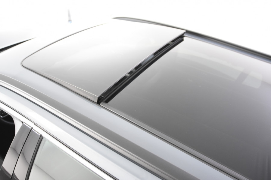 Volvo V60 2.0 B3 Momentum *1ste Eigenaar*Navigatie*Panoramadak*Trekhaak*Stoelverwarming*