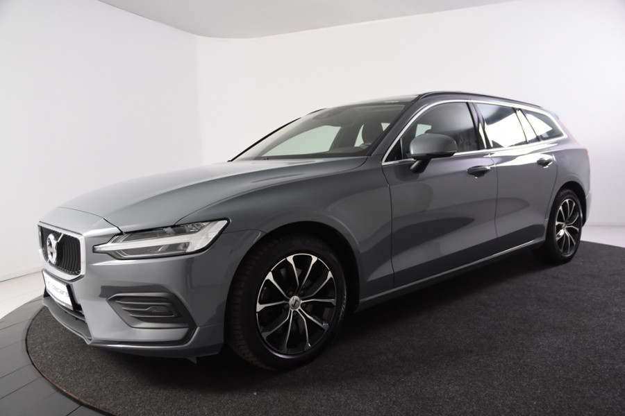 Volvo V60 2.0 B3 Momentum *1ste Eigenaar*Navigatie*Panoramadak*Trekhaak*Stoelverwarming*