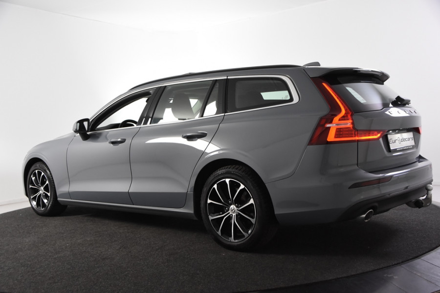 Volvo V60 2.0 B3 Momentum *1ste Eigenaar*Navigatie*Panoramadak*Trekhaak*Stoelverwarming*