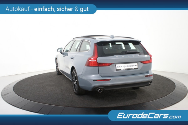 Volvo V60 2.0 B3 Momentum *1ste Eigenaar*Navigatie*Panoramadak*Trekhaak*Stoelverwarming*