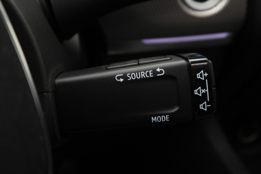 Renault Arkana 1.6 E-Tech Hybrid 145 Intens Panoramadak, Apple Carplay, Keyless, ACC, Stuur-/Stoelverw., 18"