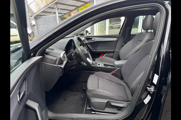 Seat Leon Sportstourer 1.5 eTSI FR Business Intense 150 PK | Schuif-Kantel Dak | NL-Auto | Camera | Beats Audio | Virtual Cockpit