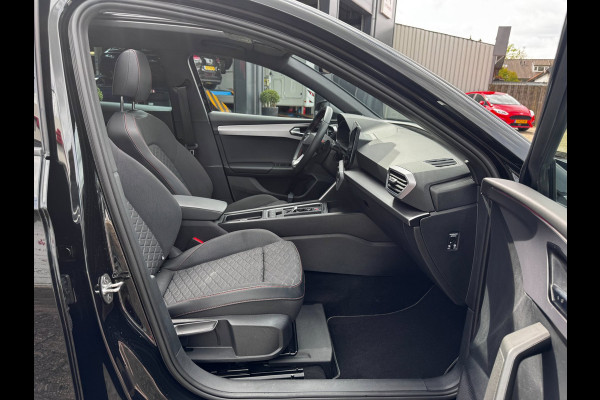 Seat Leon Sportstourer 1.5 eTSI FR Business Intense 150 PK | Schuif-Kantel Dak | NL-Auto | Camera | Beats Audio | Virtual Cockpit