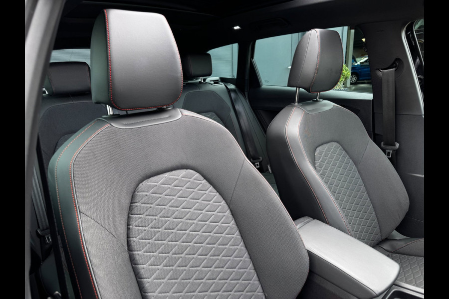 Seat Leon Sportstourer 1.5 eTSI FR Business Intense 150 PK | Schuif-Kantel Dak | NL-Auto | Camera | Beats Audio | Virtual Cockpit