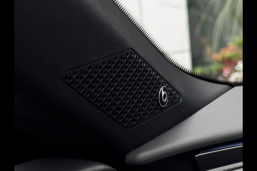 Seat Leon Sportstourer 1.5 eTSI FR Business Intense 150 PK | Schuif-Kantel Dak | NL-Auto | Camera | Beats Audio | Virtual Cockpit
