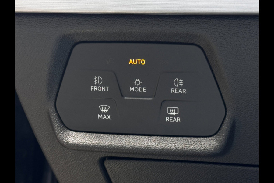 Seat Leon Sportstourer 1.5 eTSI FR Business Intense 150 PK | Schuif-Kantel Dak | NL-Auto | Camera | Beats Audio | Virtual Cockpit
