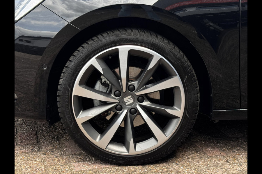 Seat Leon Sportstourer 1.5 eTSI FR Business Intense 150 PK | Schuif-Kantel Dak | NL-Auto | Camera | Beats Audio | Virtual Cockpit