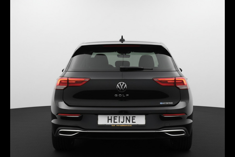 Volkswagen Golf eHybrid PHEV 204PK DSG STYLE CAMERA/CARPLAY/STUURVERW.