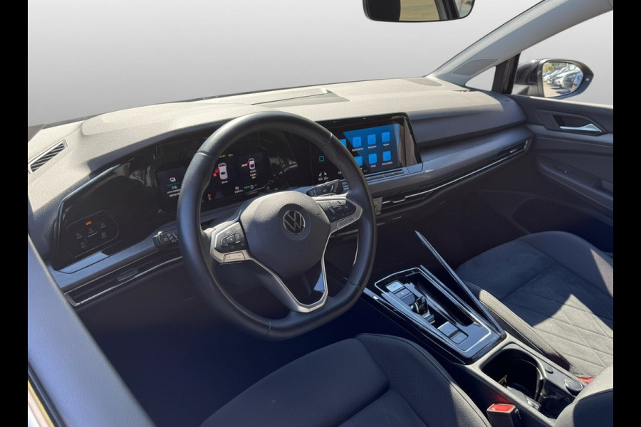 Volkswagen Golf eHybrid PHEV 204PK DSG STYLE CAMERA/CARPLAY/STUURVERW.