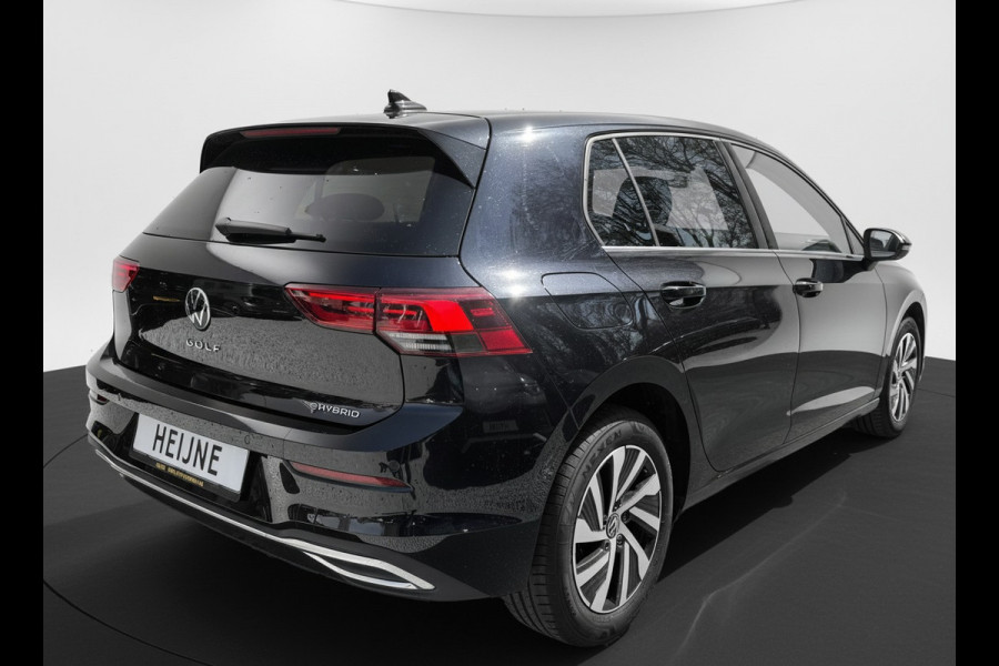 Volkswagen Golf eHybrid PHEV 204PK DSG STYLE CAMERA/CARPLAY/STUURVERW.