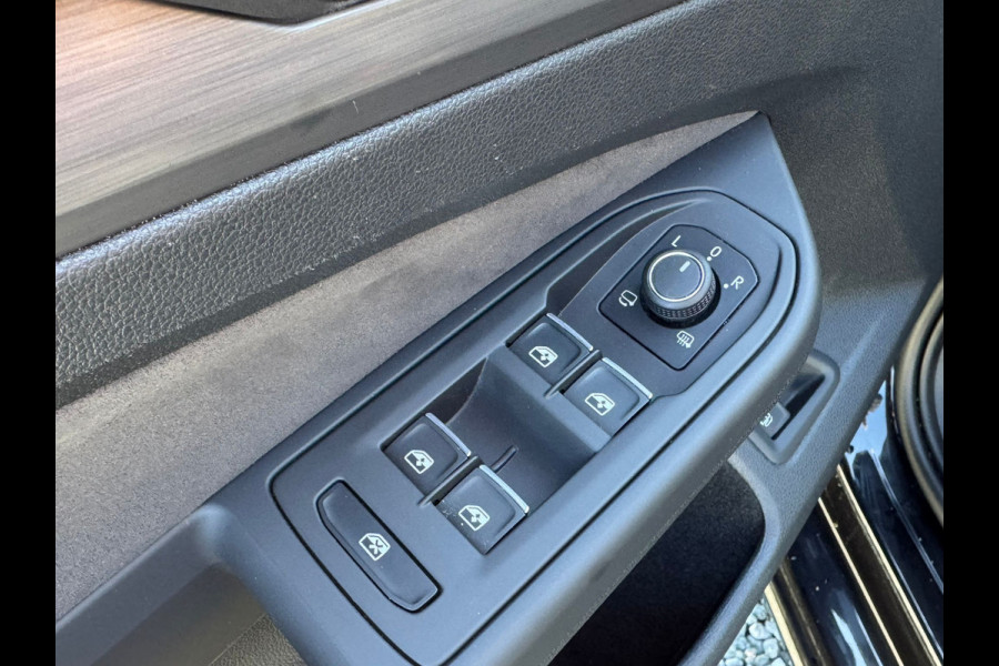 Volkswagen Golf eHybrid PHEV 204PK DSG STYLE CAMERA/CARPLAY/STUURVERW.